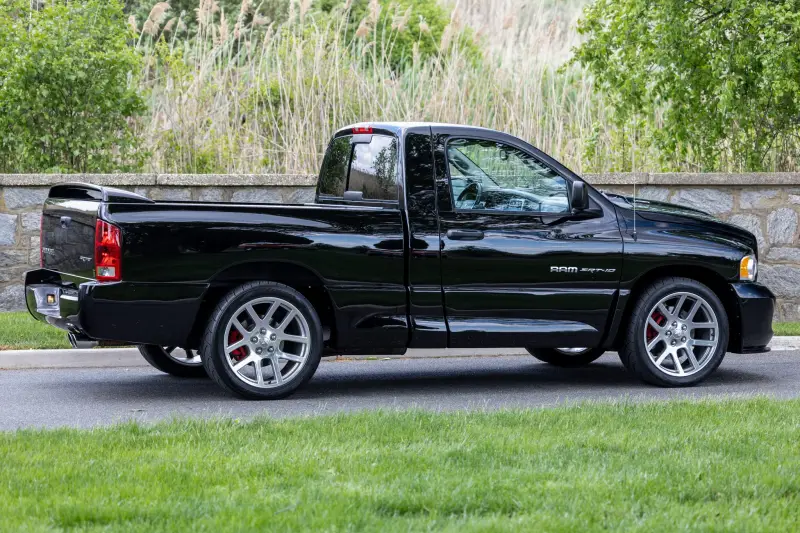 2004 Dodge Ram SRT-10 photo 18