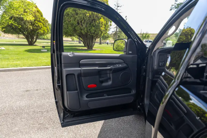 2004 Dodge Ram SRT-10 photo 24